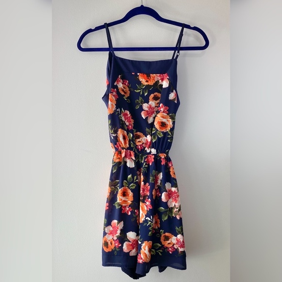 NWOT Target Sleeveless Floral Romper Size Large - Picture 2 of 16